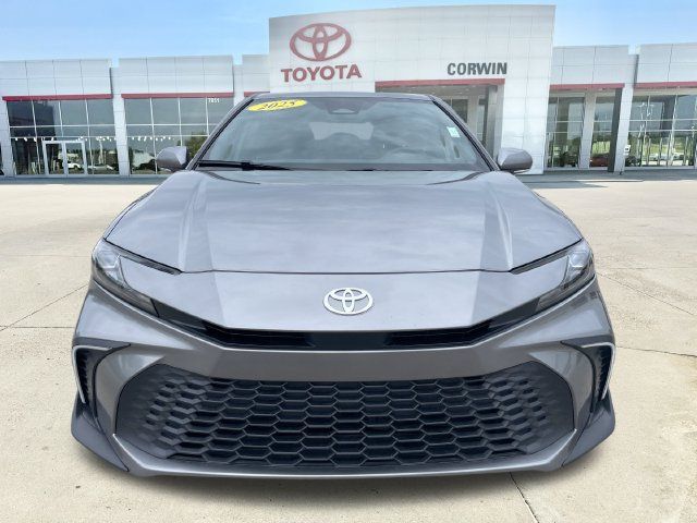 Used 2025 Toyota Camry SE w/ Convenience Package FWD image 8