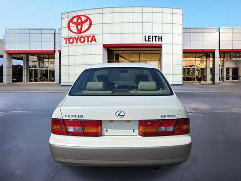 Used 1998 Lexus ES 330 image 6