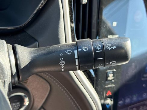 Used 2022 Subaru Outback Premium image 11