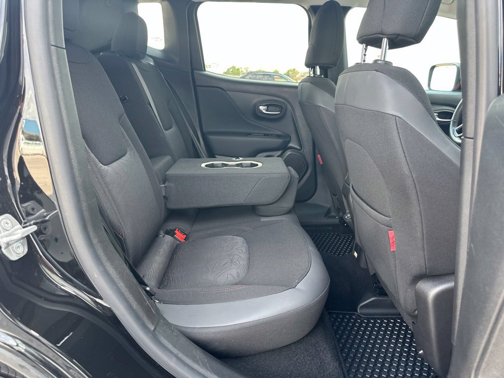 Used 2022 Jeep Renegade Trailhawk AWD/4WD image 26