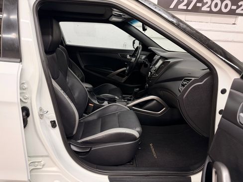 Used 2016 Hyundai Veloster Turbo w/ Option Group 04 image 32