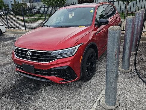 Used 2024 Volkswagen Tiguan SE R-Line AWD/4WD image 1