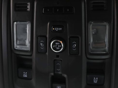 Used 2021 GMC Yukon XL SLT w/ SLT Premium Package image 31