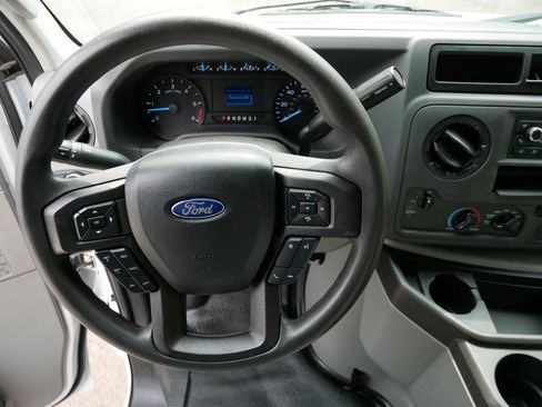 Used 2024 Ford E-450 and Econoline 450 Super Duty w/ Power Windows & Locks Group RWD image 14