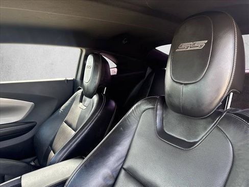 Used 2010 Chevrolet Camaro SS w/ RS Package RWD image 12
