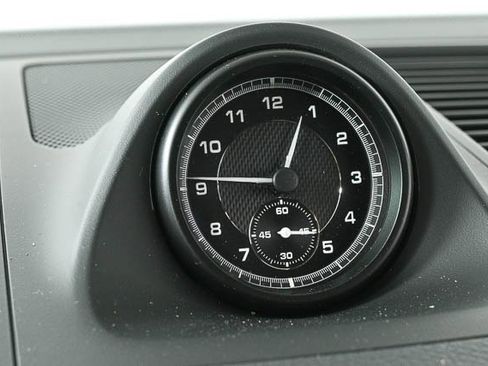 Certified 2025 Porsche Macan image 14