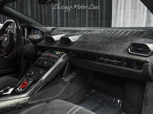 Used 2018 Lamborghini Huracan Performante image 22