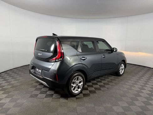 Used 2025 Kia Soul LX w/ LX Technology Package FWD image 8