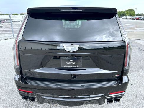 Certified 2026 Cadillac Escalade V w/ LPO, ONYX Package AWD/4WD image 14