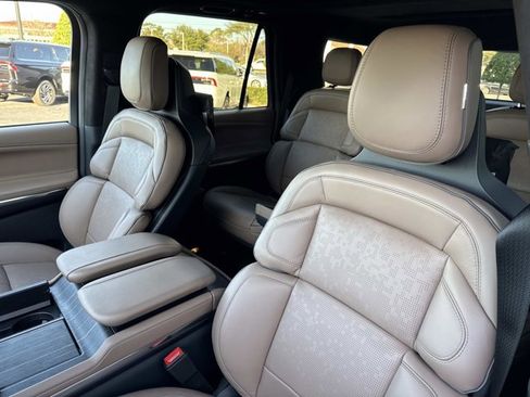 New 2025 Lincoln Navigator Black Label image 12
