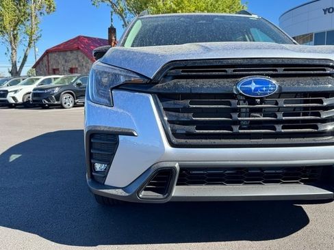 Used 2025 Subaru Ascent Bronze Edition w/ Onyx Package image 9