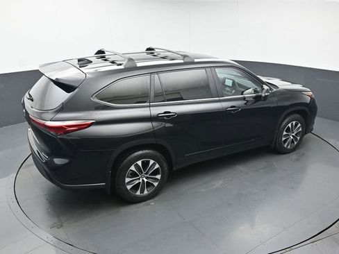 Used 2023 Toyota Highlander XLE image 39
