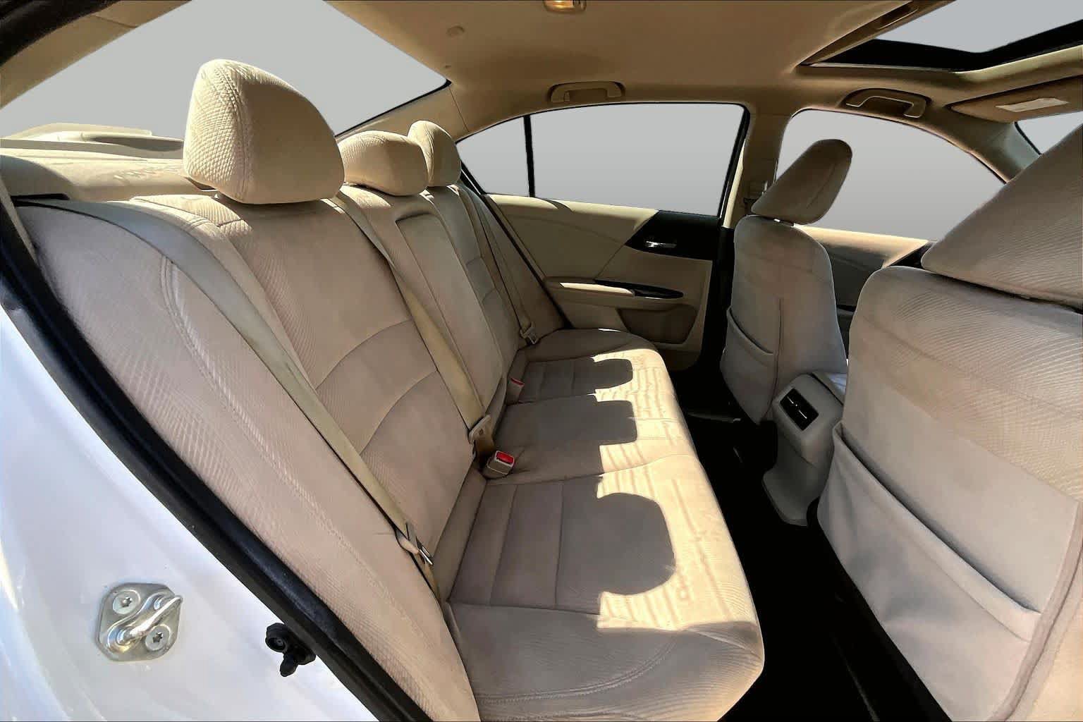 Used 2017 Honda Accord EX image 21