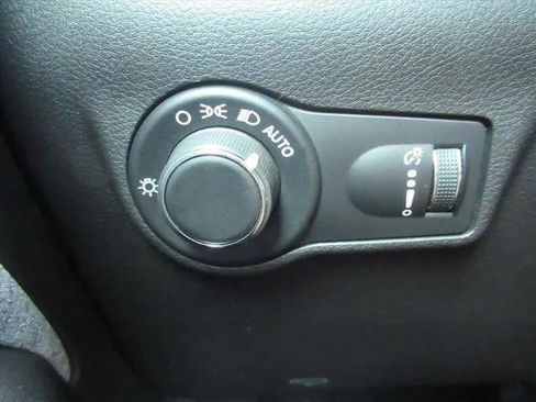 Certified 2025 Jeep Compass Sport w/ Mopar Graphics Package AWD/4WD image 20