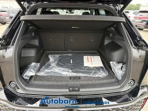 New 2026 Volkswagen Tiguan SEL R-Line AWD/4WD image 21