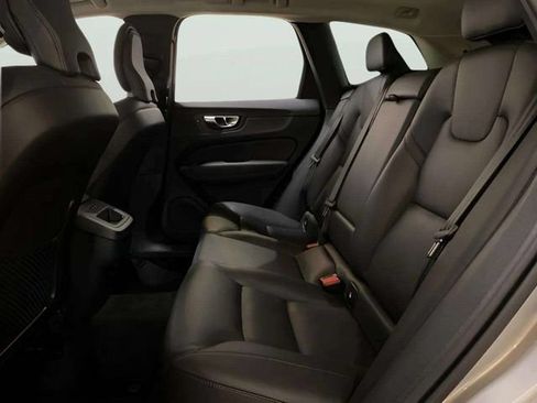 Used 2025 Volvo XC60 B5 Core AWD/4WD image 92