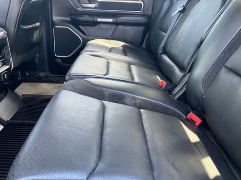 Used 2019 RAM 1500 Laramie AWD/4WD image 37