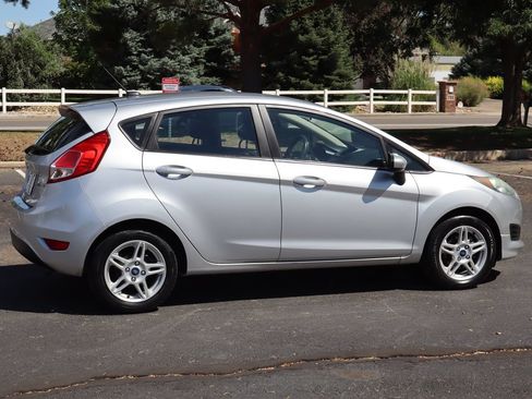 Used 2017 Ford Fiesta SE FWD image 4