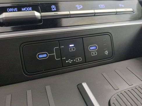 Used 2025 Hyundai Santa Fe SEL FWD image 27