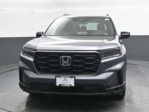 Used 2025 Honda Pilot Black Edition image 5