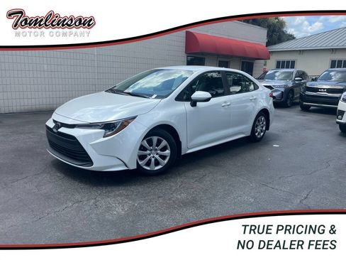 Used 2026 Toyota Corolla LE FWD image 1