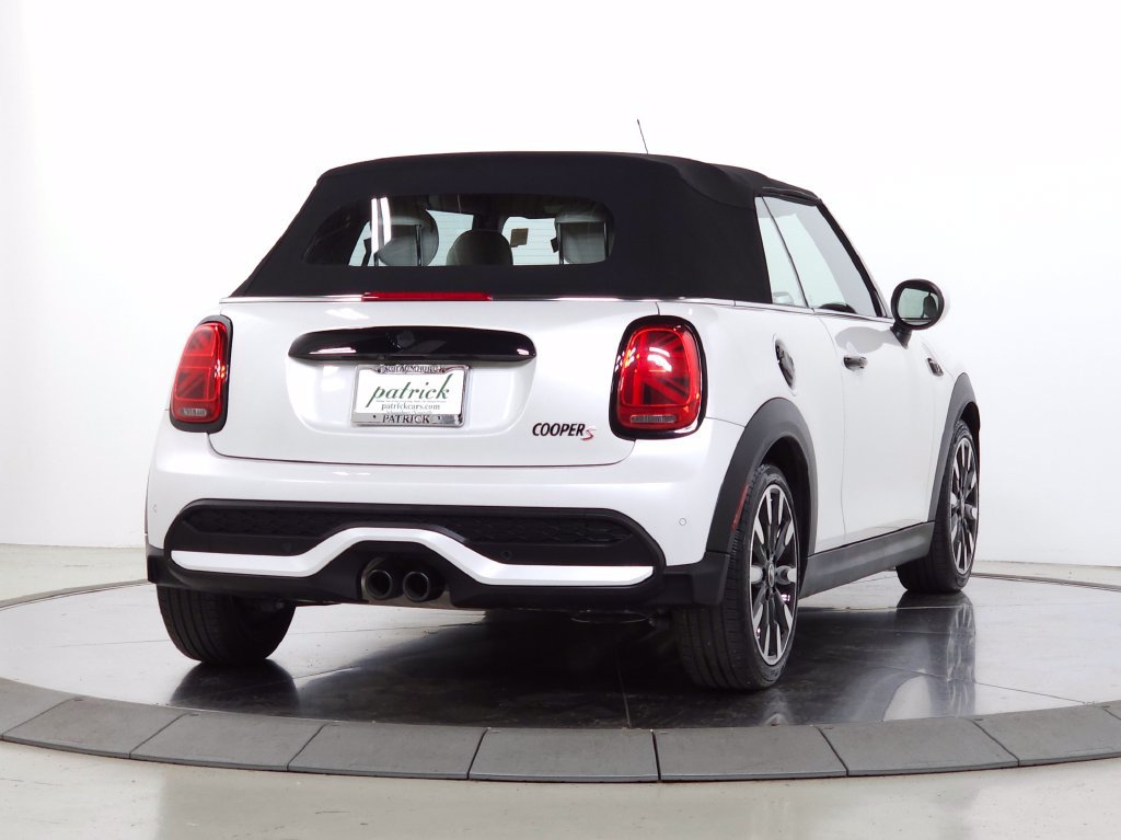 Used 2024 MINI Cooper S w/ Signature Upholstery Package FWD image 8