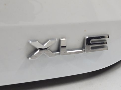 Used 2022 Toyota Highlander XLE image 17