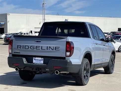 New 2026 Honda Ridgeline Black Edition image 4