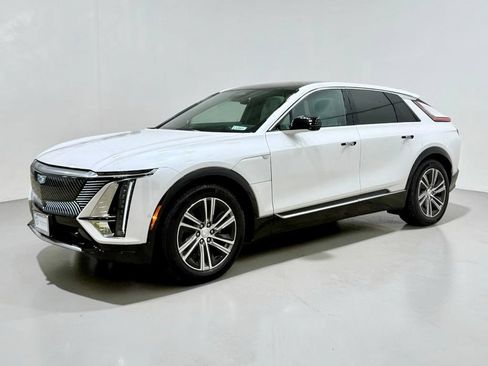Used 2024 Cadillac Lyriq Luxury RWD image 9