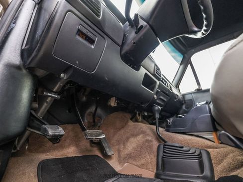 Used 1993 Ford F150 XL AWD/4WD image 41