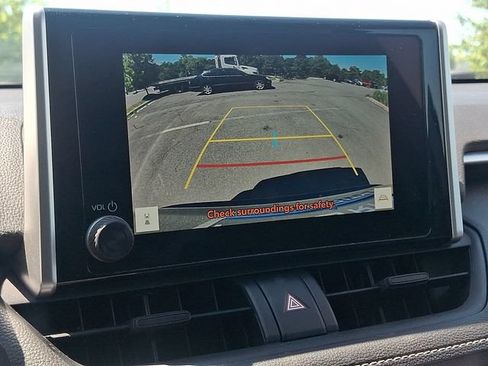 Used 2025 Toyota RAV4 XLE AWD/4WD image 14