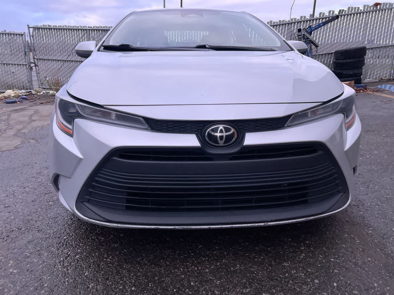 Used 2023 Toyota Corolla LE FWD image 29