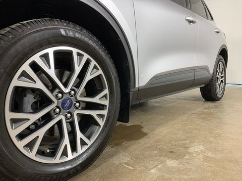 Used 2020 Ford Escape SEL image 2