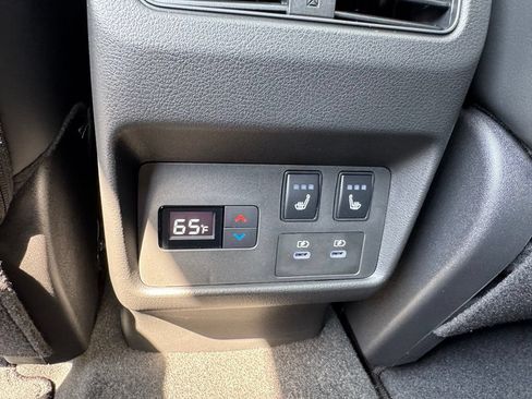 Used 2026 Nissan Rogue Platinum w/ Platinum Premium Package AWD/4WD image 17