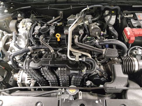 Used 2025 Nissan Altima 2.5 SV FWD image 30