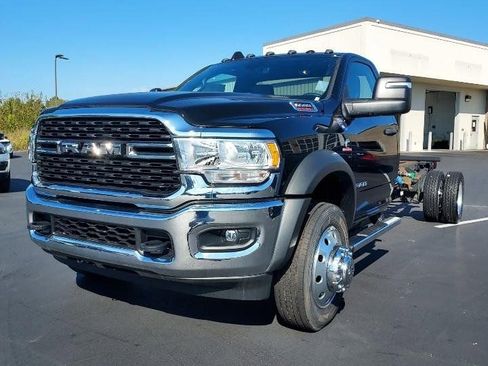 New 2024 RAM 5500 SLT w/ Quick Order Package 2YG SLT AWD/4WD image 7