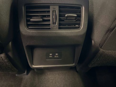 Used 2021 Nissan Rogue SV image 13