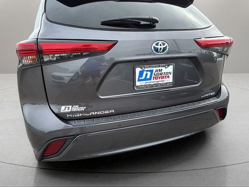 Used 2022 Toyota Highlander Limited FWD image 12