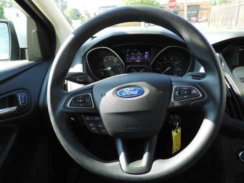 Used 2016 Ford Focus SE FWD image 18