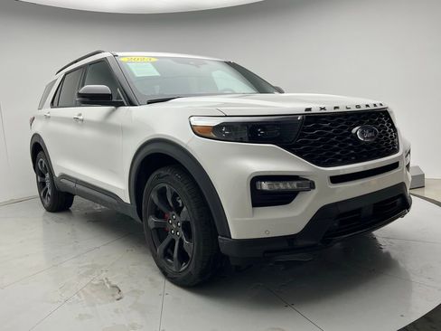 Used 2023 Ford Explorer ST w/ Equipment Group 401A image 2