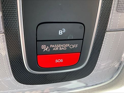 Used 2025 Hyundai Kona SEL FWD image 32