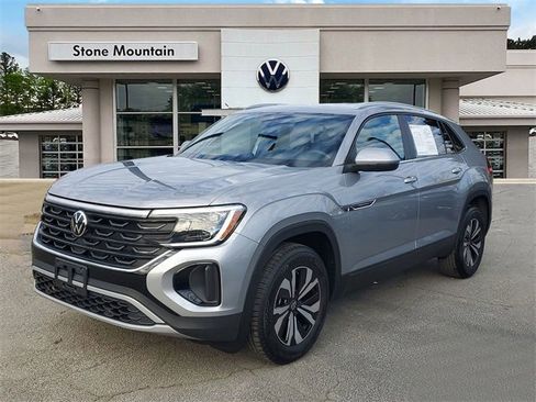 Certified 2025 Volkswagen Atlas Cross Sport SE image 1