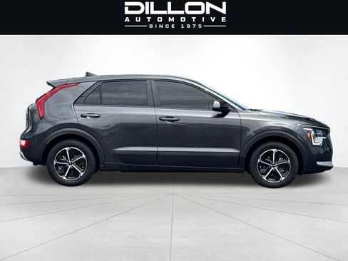 Used 2024 Kia Niro LX FWD image 3