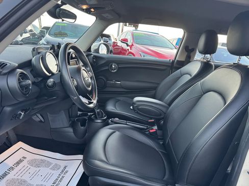 Used 2017 MINI Cooper 2-Door Hardtop image 11