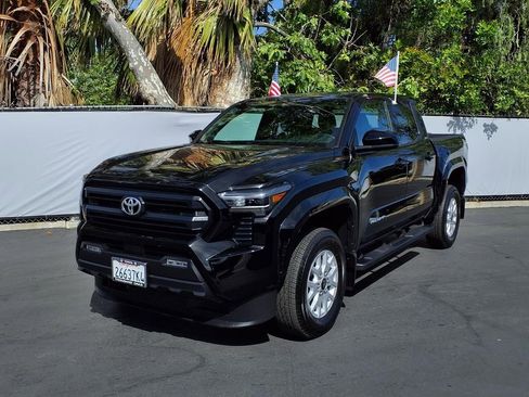 Certified 2025 Toyota Tacoma SR5 image 25