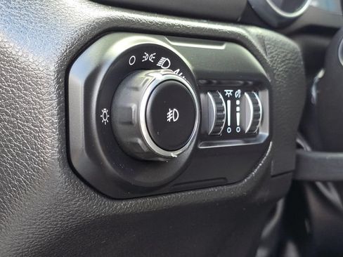 Used 2022 Jeep Wrangler Unlimited Sport AWD/4WD image 24