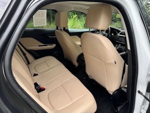 Used 2018 Jaguar F-PACE Premium AWD/4WD image 16