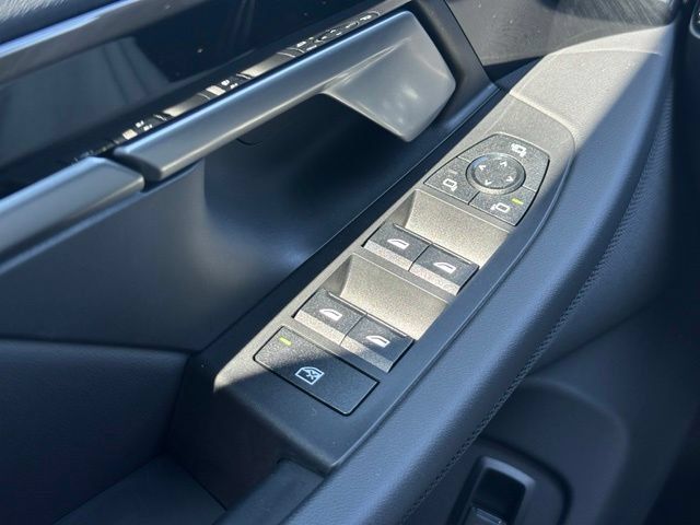 Certified 2024 BMW 530i xDrive w/ M Sport Package AWD/4WD image 24