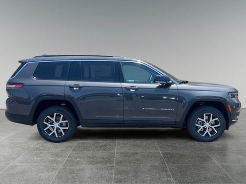 Used 2025 Jeep Grand Cherokee L Limited RWD image 6