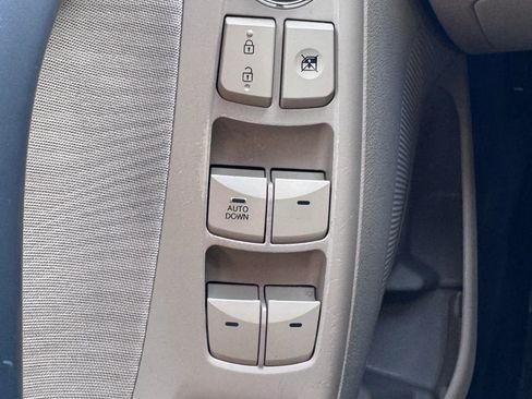 Used 2013 Hyundai Elantra GLS w/ Preferred Pkg image 18